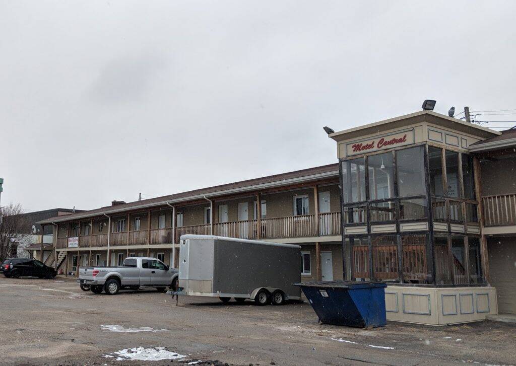 Maniwaki tente de mettre fin aux opérations du Motel central | CHGA