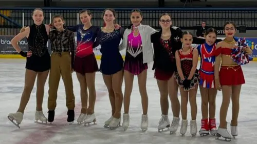 Patinage artistique patineuses CPA Élan Maniwaki centre sportif Gino-Odjick